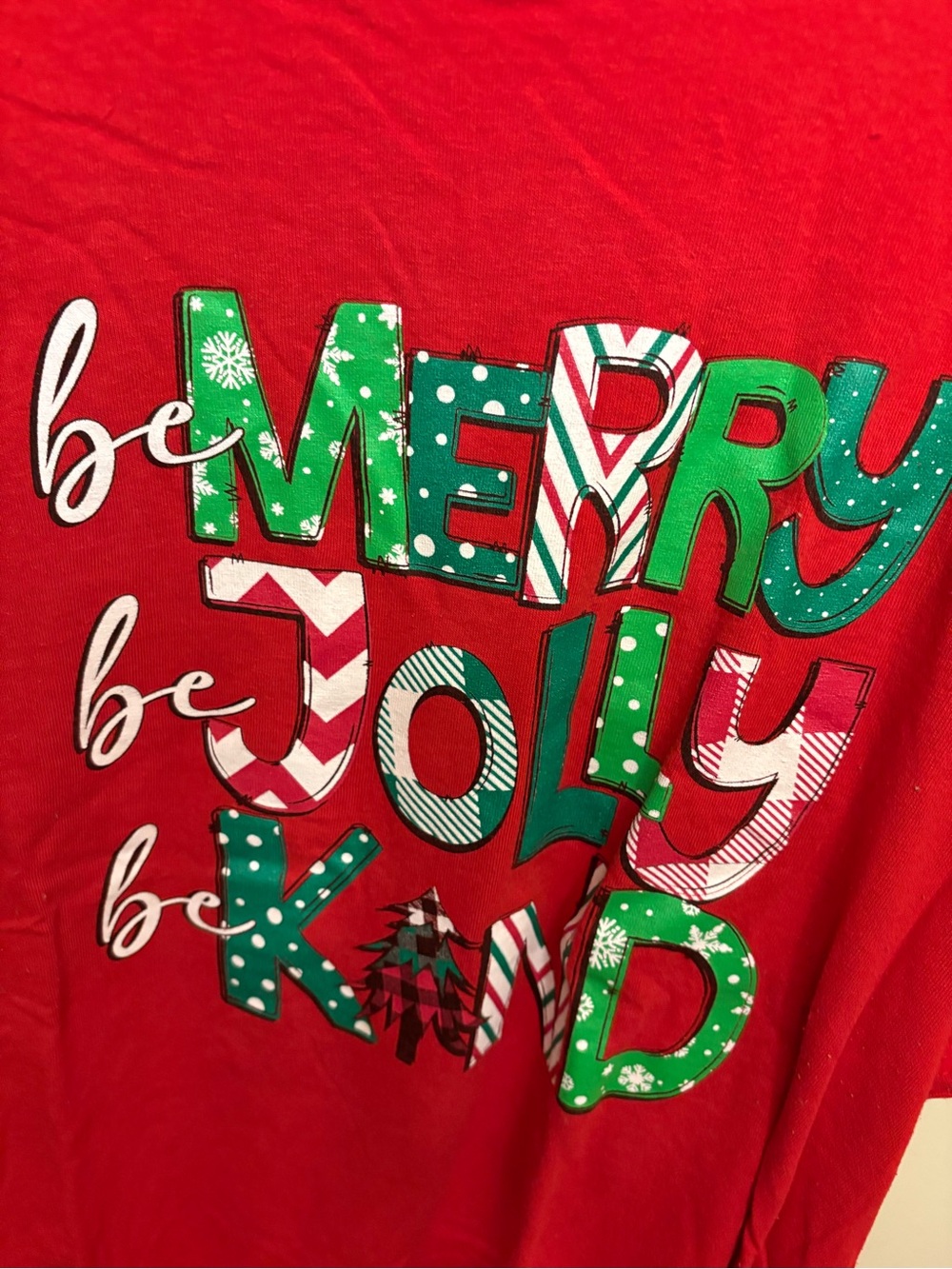 Delta brand Christmas tee, sz 2x, gently worn, runs true. - Picture 6 of 8